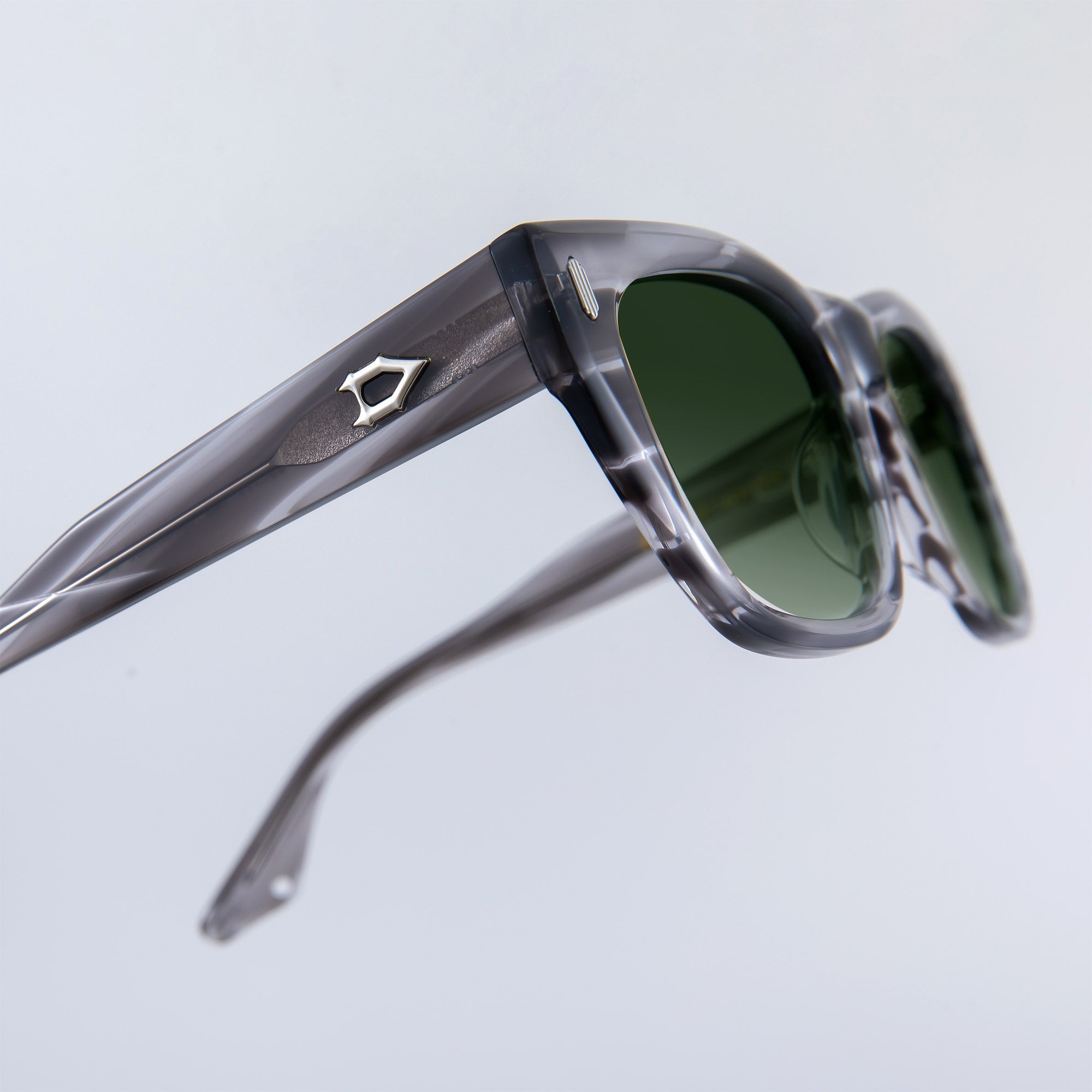 Donahugh-sunglasses-lightgrey